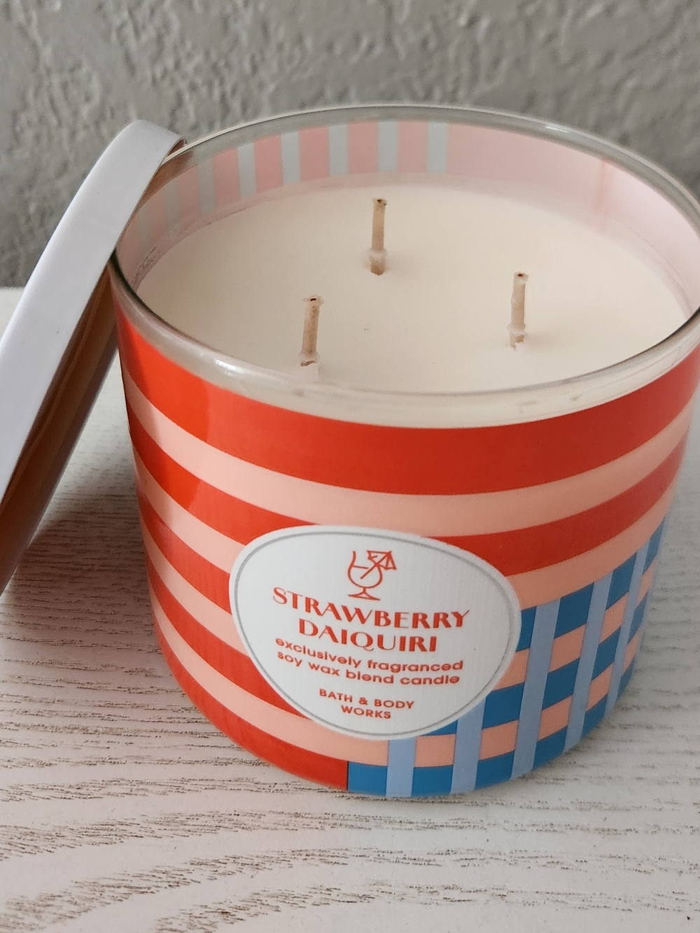 BATH & BODY WORKS 3-WICK 14.5 OZ CANDLE ~ STRAWBERRY DAIQUIRI~